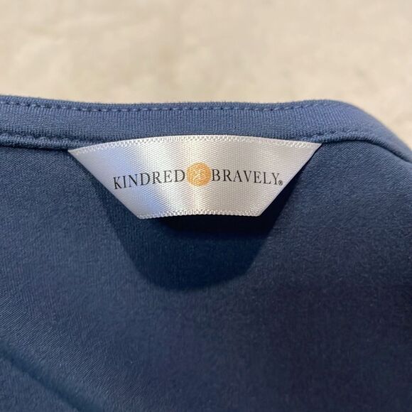 Kindred Bravely- Long Sleeve Navy Blue Stretch Nursing Top- Size XXL - see flaw! - Picture 5 of 8
